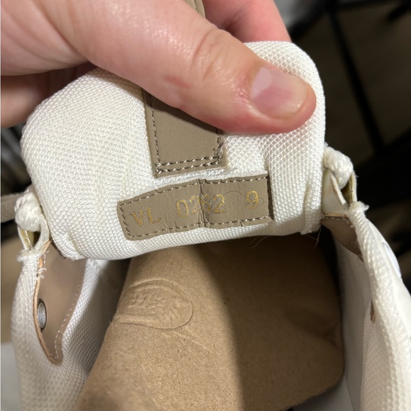 🔥LV Trainers beige - Picture 5 of 9